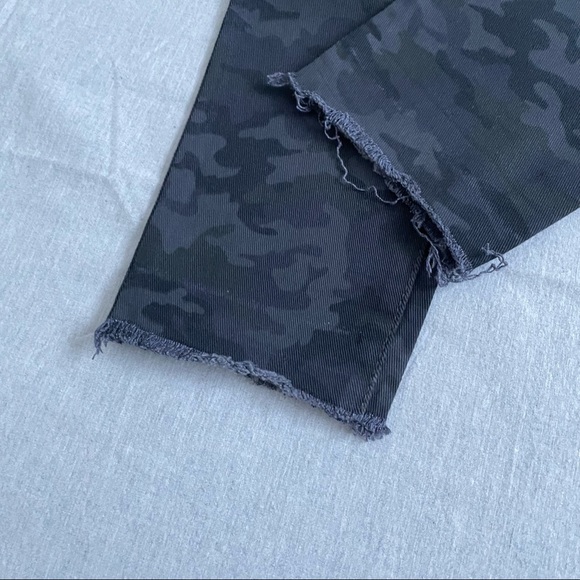 STS Blue Distressed Camo Skinny Jeans - 28 - Picture 6 of 9